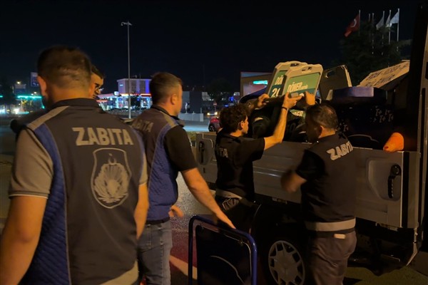 Çorum’da zabıta ekiplerinden gece denetimi