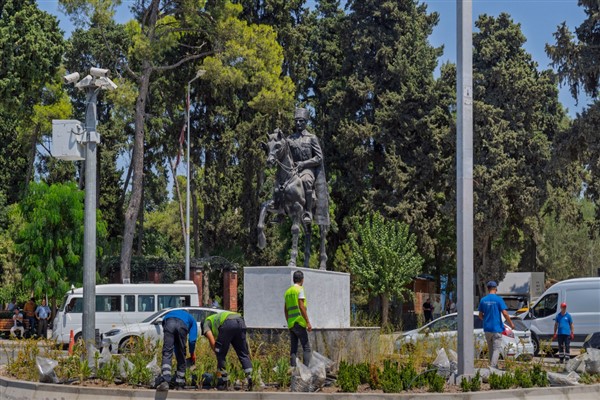 Büyükşehir, park ve bahçelerde teyakkuza geçti