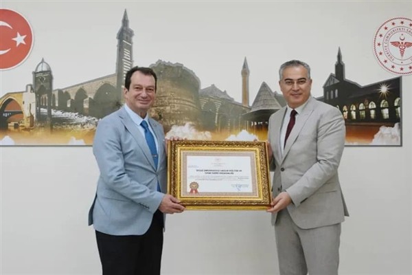 Dicle Üniversitesi’ne “Beslenme Dostu ve Fiziksel Aktiviteyi Destekleyen İşyeri” unvanı