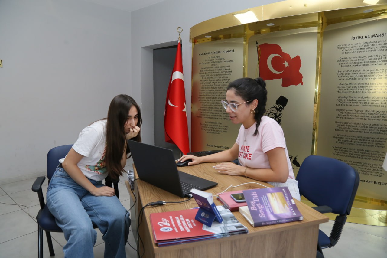 Edremit Belediyesi tercih döneminde adaylara danışmanlık hizmeti veriyor