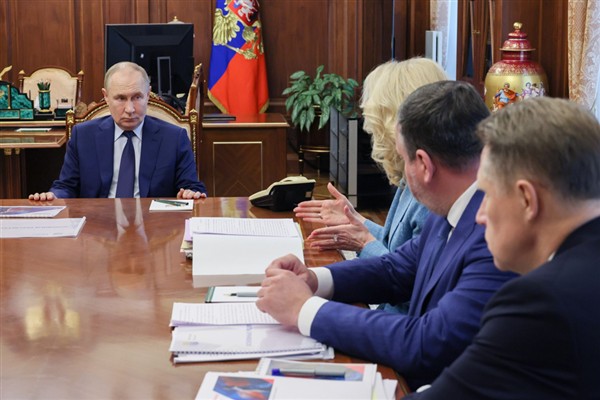 Putin, sosyal konulara ilişkin toplantı yaptı