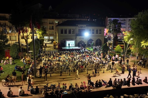 Karamürsel’de Lozan’ın ışığında anma programı gerçekleştirildi