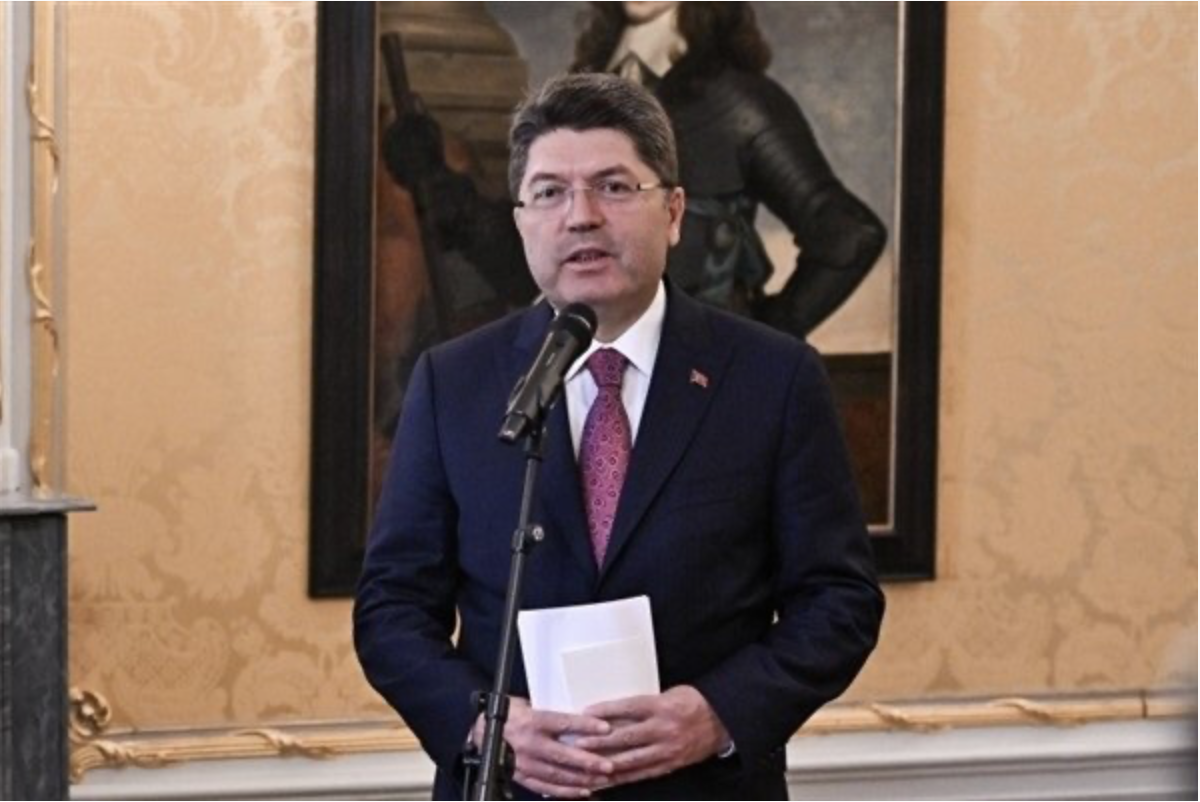 Bakan Tunç: Orman Yangınlarıyla mücadelede AD-KUR ve CEKUT ekipleri de görevde