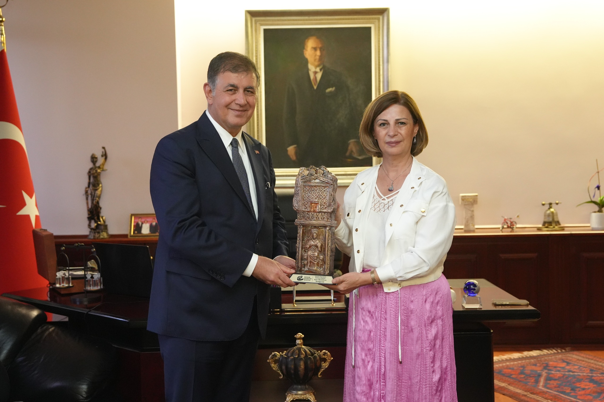 Başkan Tugay’dan Başkan Ünlüce’ye ziyaret