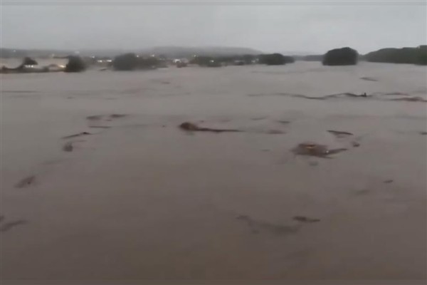 ABD’nin Teksas eyaletinde sellerde en az 24 ölü, 20 kişi kayıp