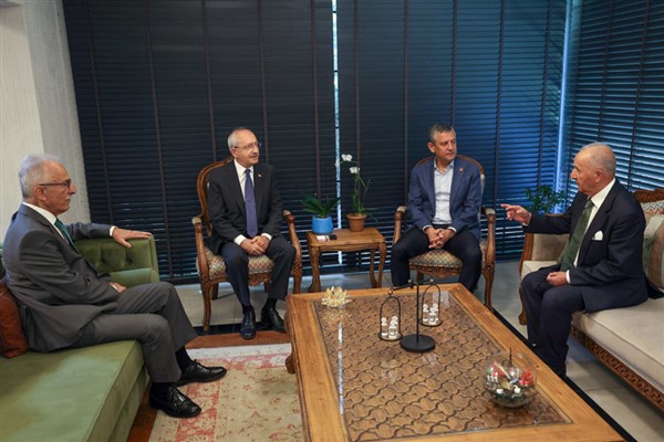 CHP Genel Başkanı Özel, Kılıçdaroğlu’na taziye ziyaretinde bulundu