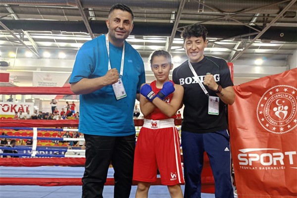 Karamanlı boksörlerden Türkiye Şampiyonası’nda iki madalya
