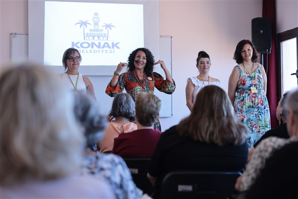 Konak’ta ‘Kahkaha Yogası ile Sağlığa Merhaba’ etkinliği