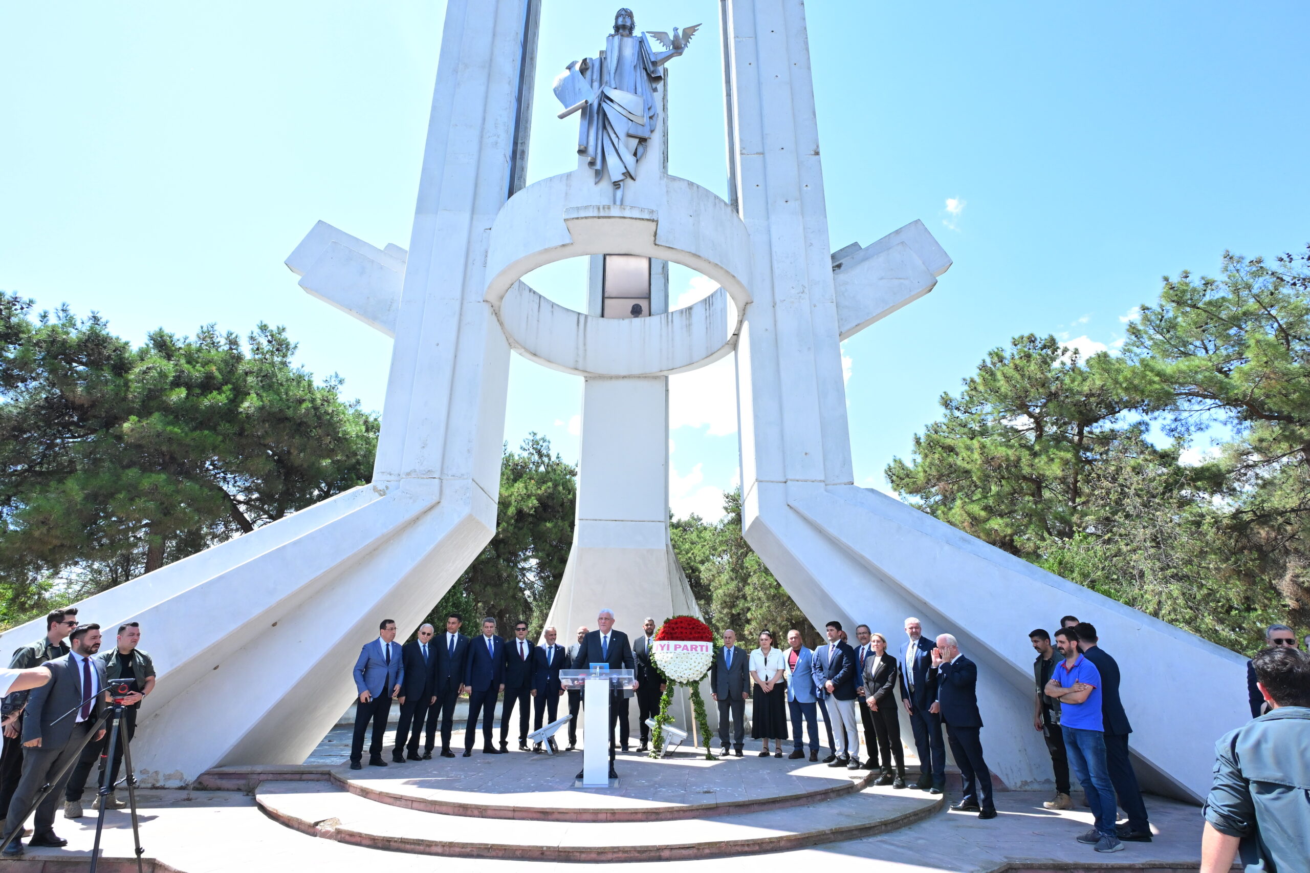 Dervişoğlu: Herkes tarafını seçmelidir
