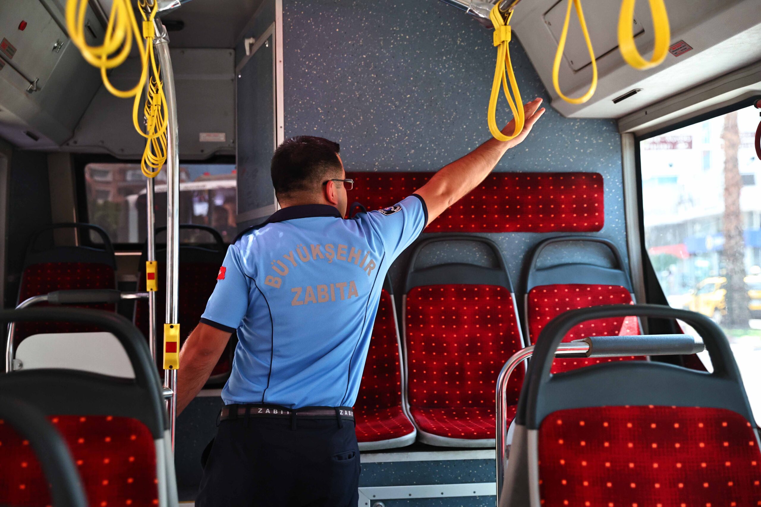 Antalya Büyükşehir Belediyesi, halk otobüslerinde klima denetimlerini sürdürüyor
