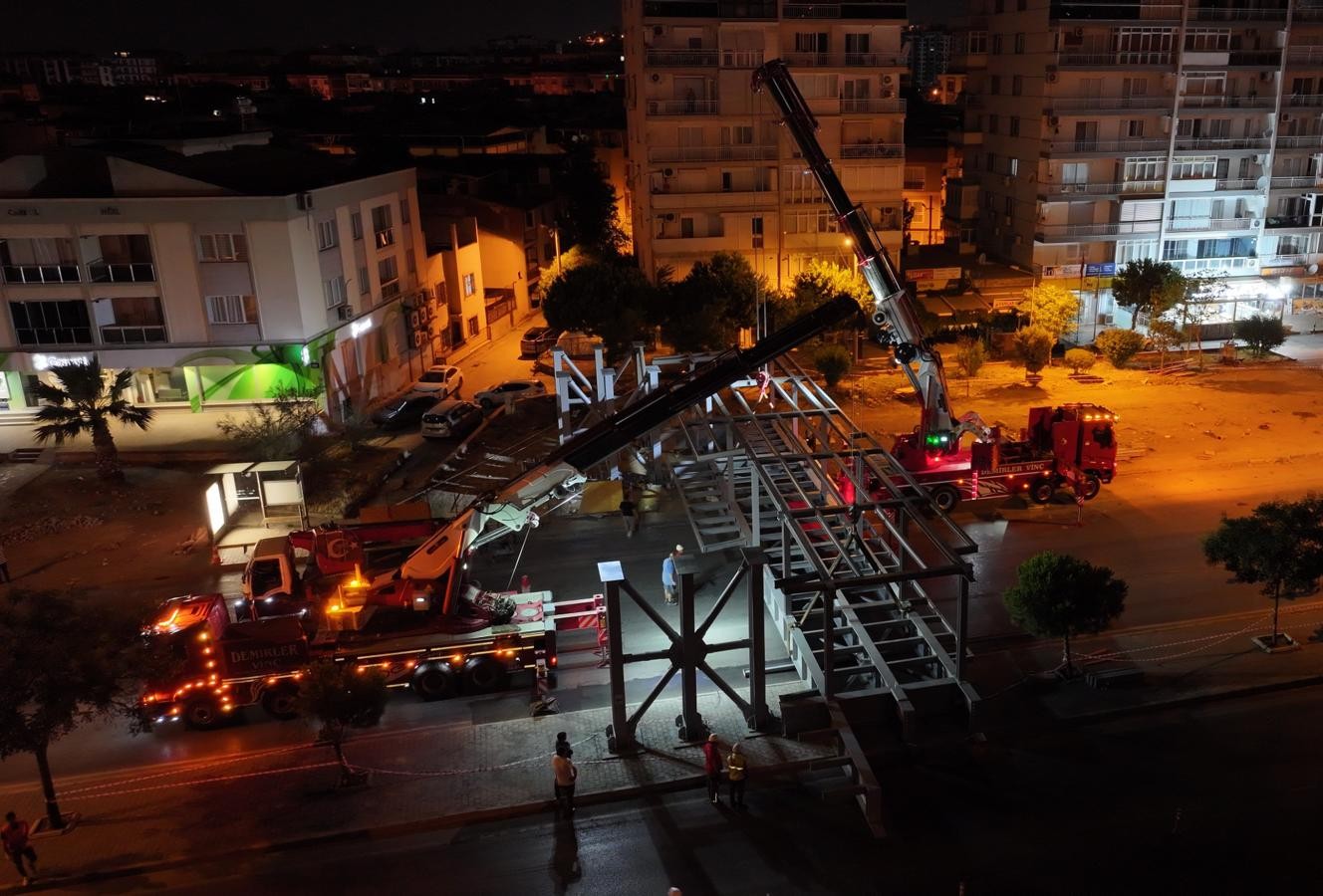 Yeni Girne Caddesi’nde üst geçit çalışması