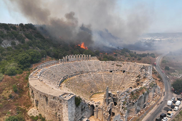 Antalya’da dört ilçede orman yangını