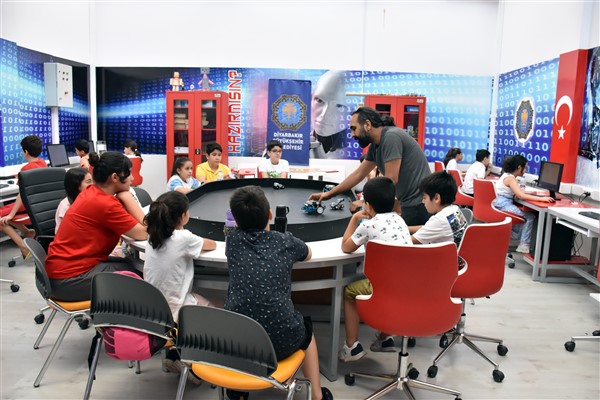 Diyarbakır’da çocuklar yaz atölyelerinde buluşuyor