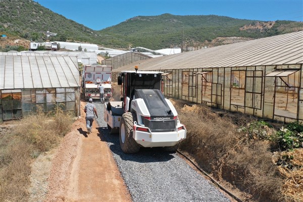Gazipaşa Belediyesi’nden Muzkent Mahallesi’nde asfalt mesaisi