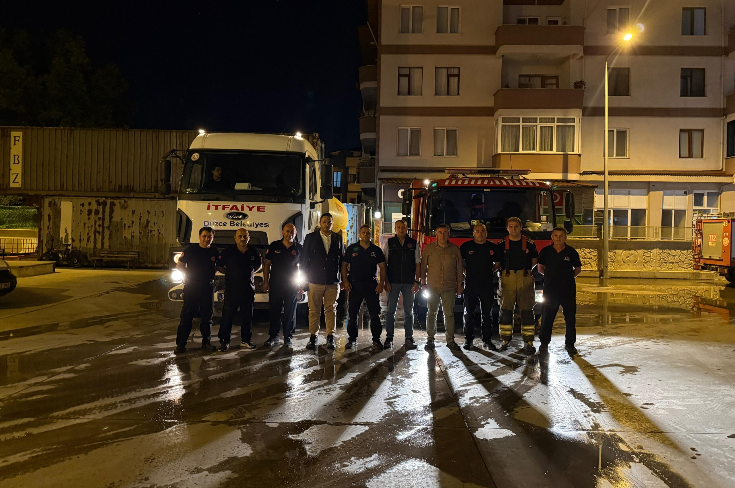 Düzce İtfaiyesi’nden Seferihisar’daki yangına destek