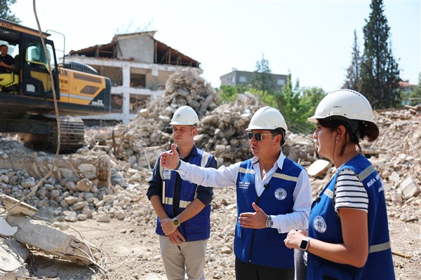 Başkan Aras, huzurevi yenileme çalışmalarını yerinde denetledi