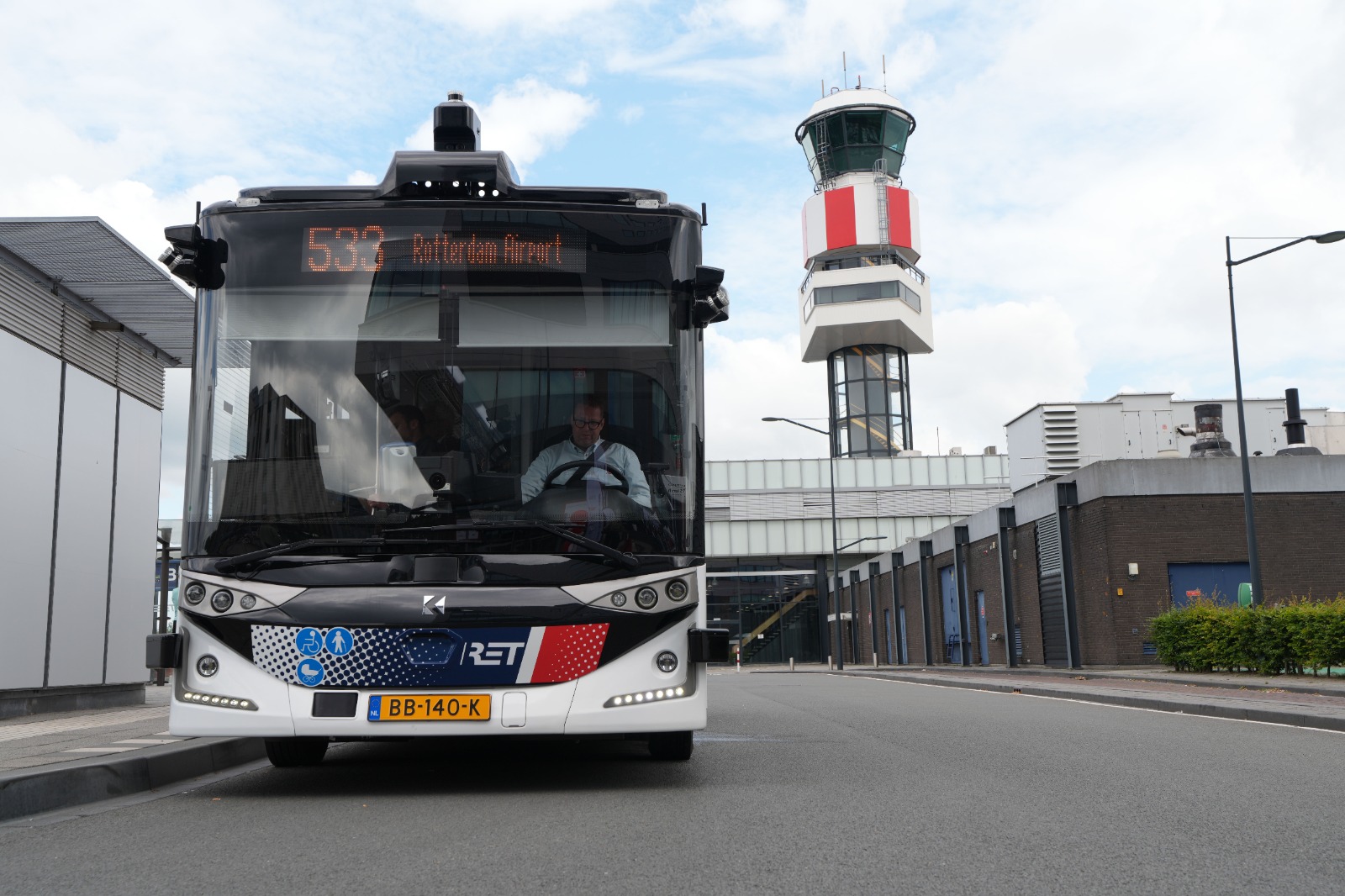 Karsan Otonom e-ATAK ile Rotterdam Havalimanı’nda otonom yolcu seferlerine başlıyor