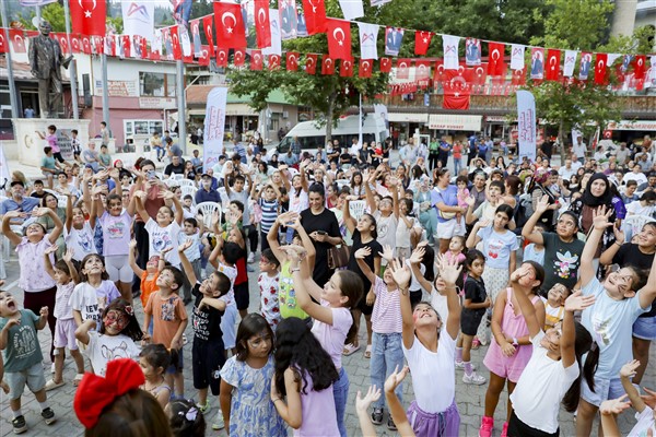 ‘Köy Bizim, Şenlik Bizim’ etkinliklerinin yeni durağı Çamlıyayla oldu