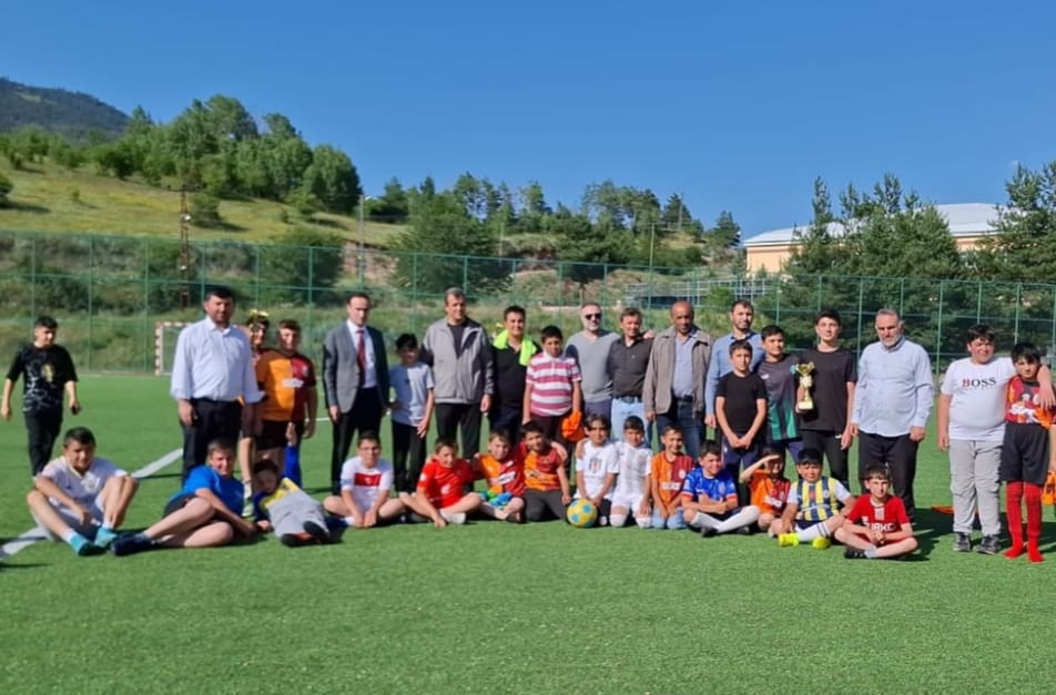 15 Temmuz anısına düzenlenen Minikler Futbol Turnuvası sona erdi