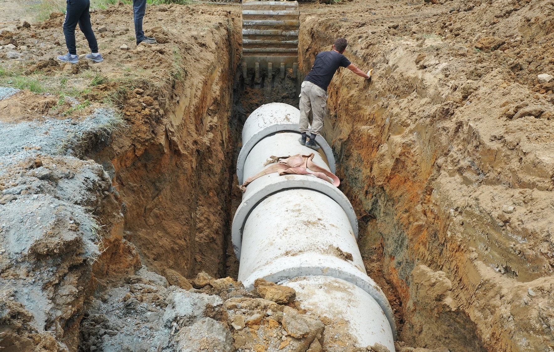 Kiraztepe Mahallesi’nde yağmur suyu hattı inşa ediliyor