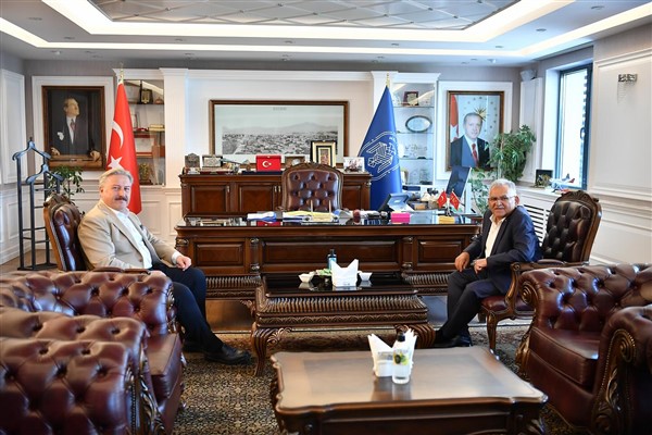 Başkan Büyükkılıç’tan Melikgazi’de yatırım değerlendirme toplantısı