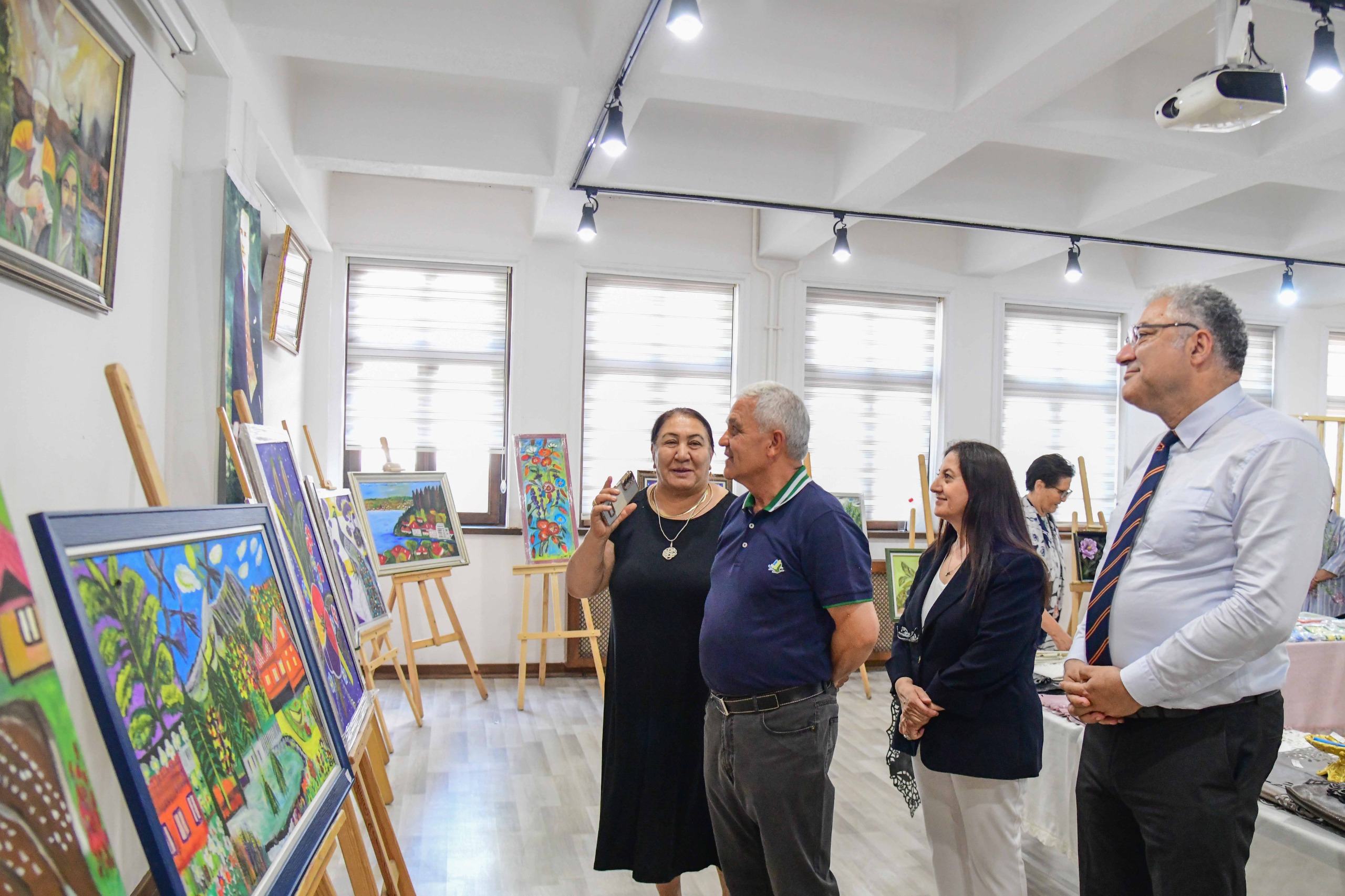 Mamak Belediyesi, “Bir Fırça, Bir Nefes, Bir Hatıra” resim sergisine ev sahipliği yaptı