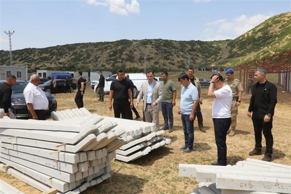 Bitlis Valisi Karakaya, Hayvan Barınağı ve Doğal Yaşam Alanı inşaatını inceledi