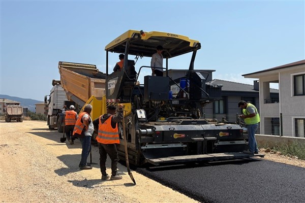 Gemlik Belediyesi’nden Kuzey İmar Planları Bölgesi’nde asfalt çalışması
