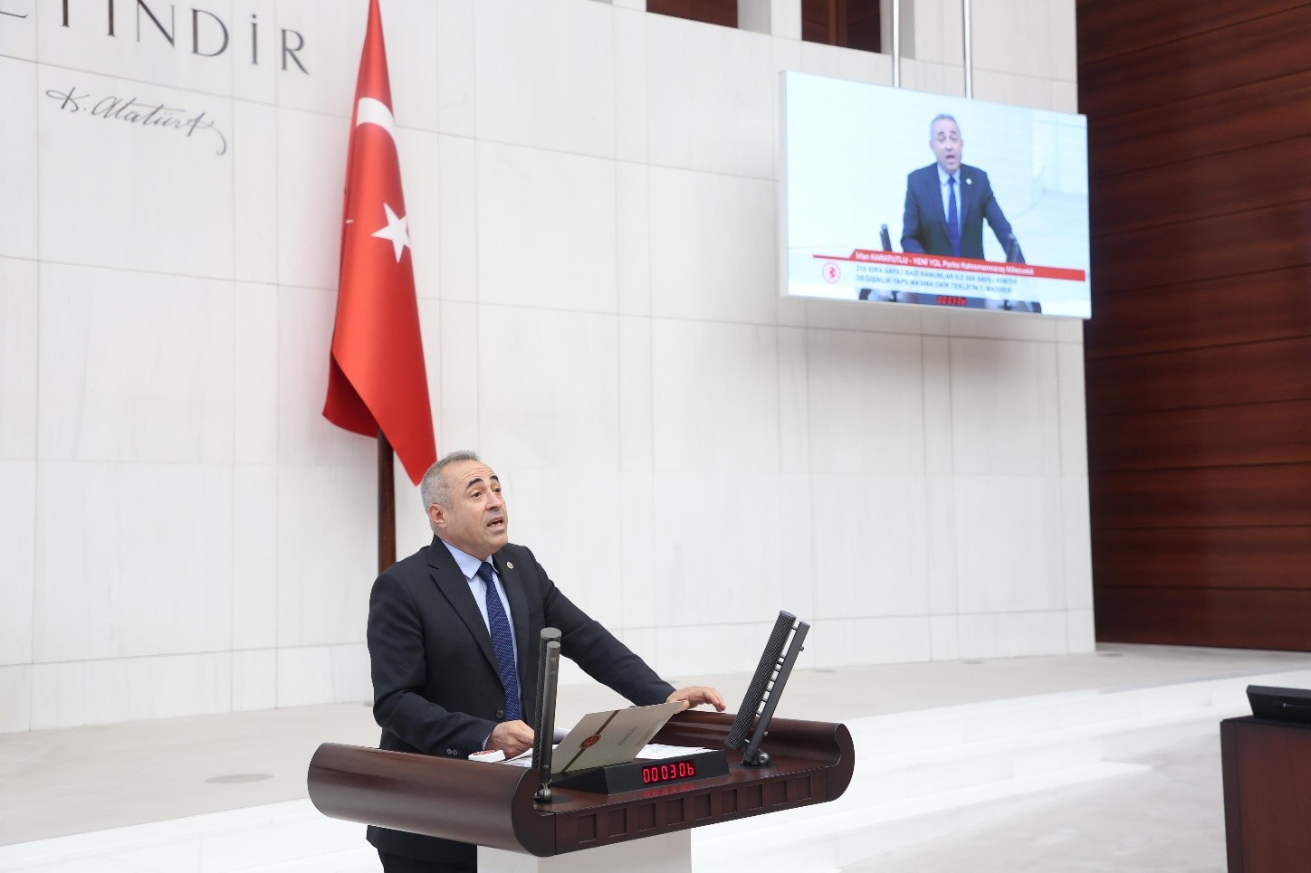 DEVA Partili Karatutlu: Otoparkı yıkıp AVM dikecekler; kim bu rantın sahibi?