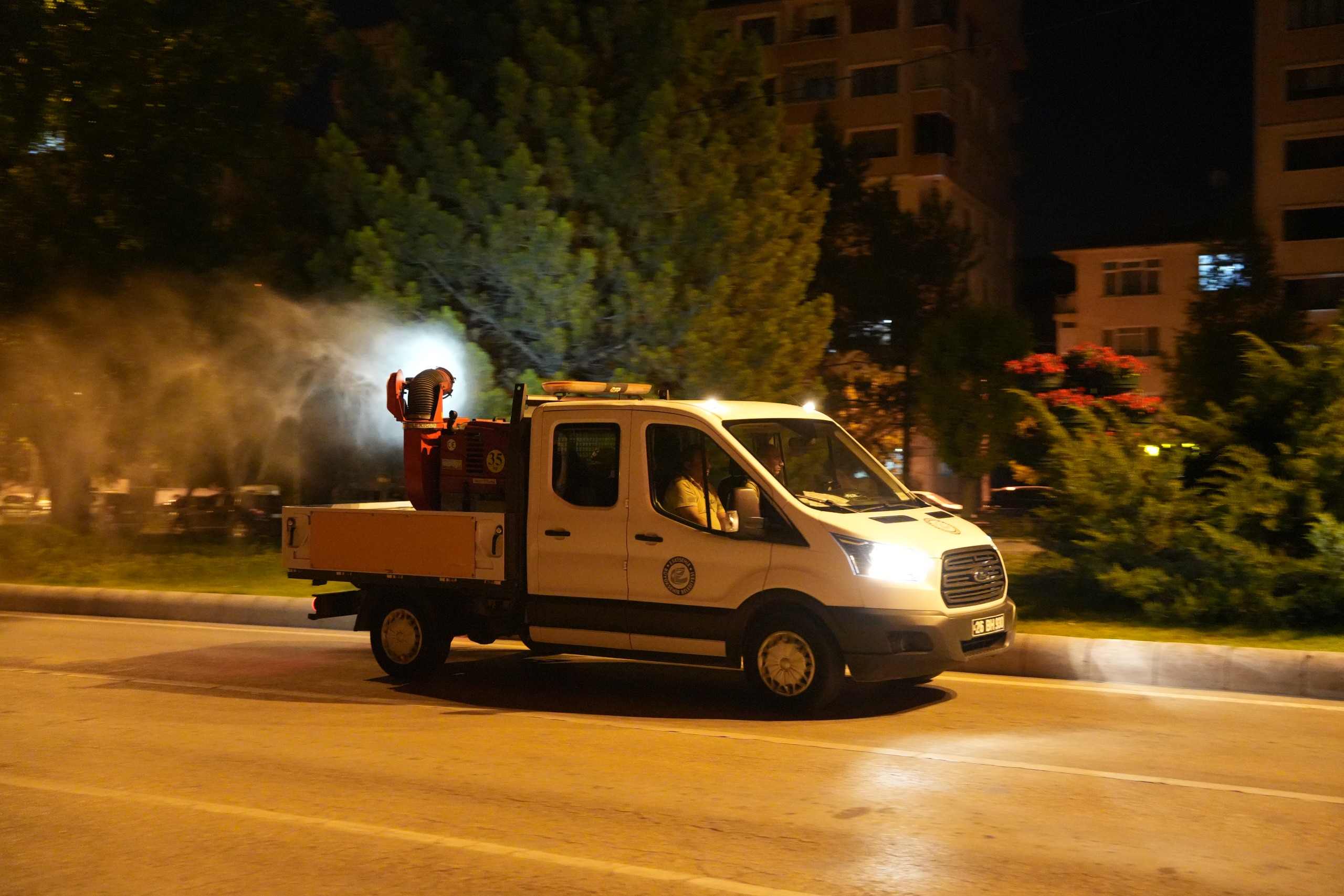 Eskişehir Büyükşehir Belediyesi’nden ilaçlama çalışması
