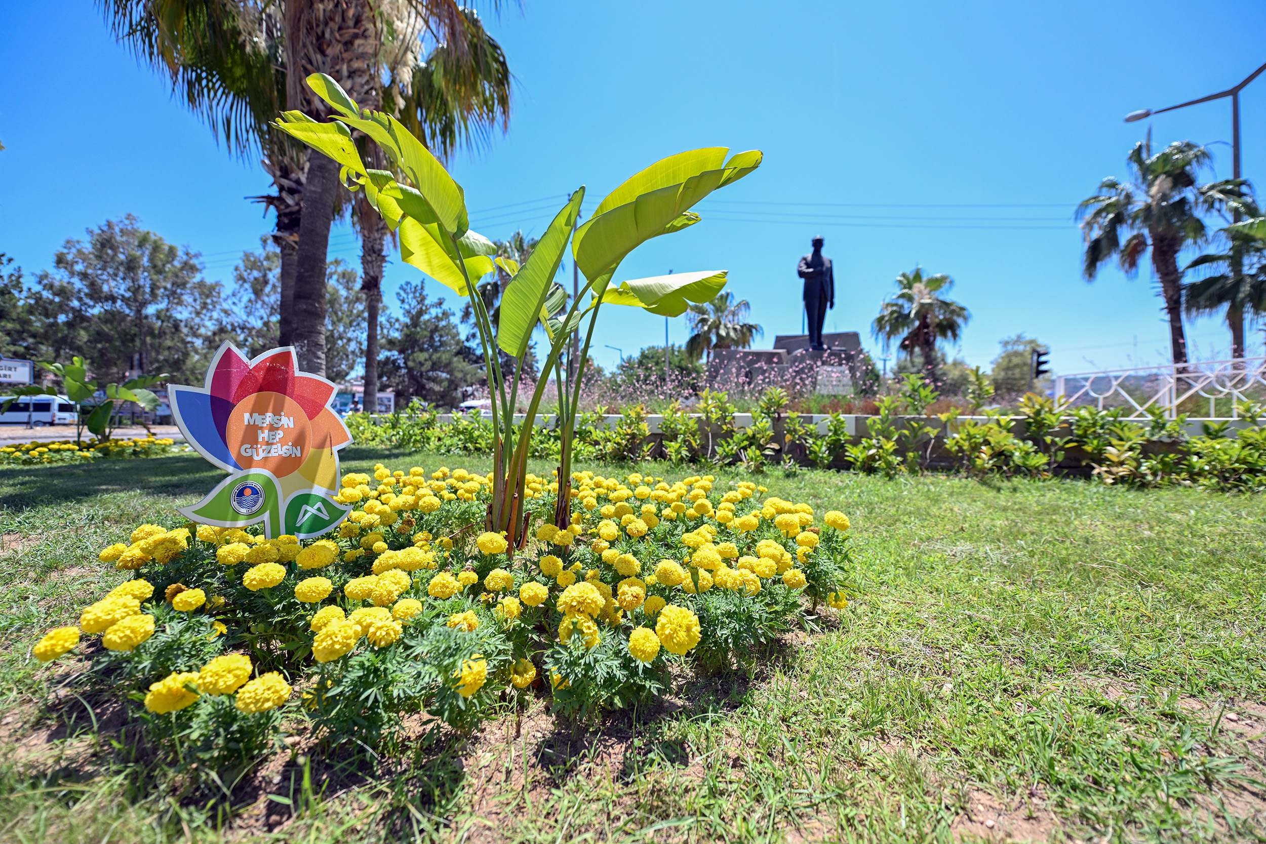 Mersin Büyükşehir Belediyesi’nden peyzaj çalışması