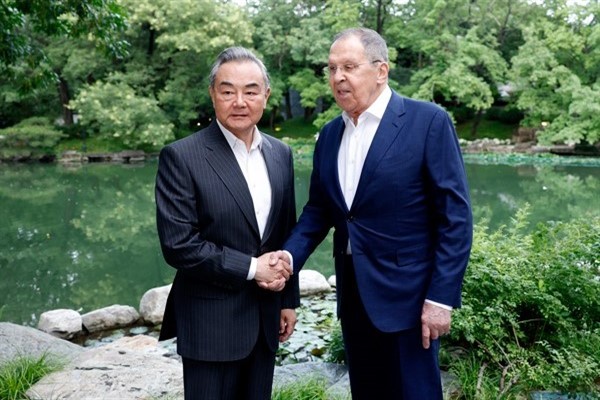 Wang Yi, mevkidaşı Lavrov ile görüştü
