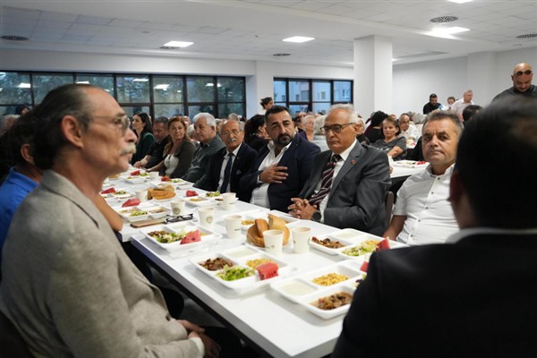 Başkan Beşikcioğlu, oruç açma etkinliğine katıldı