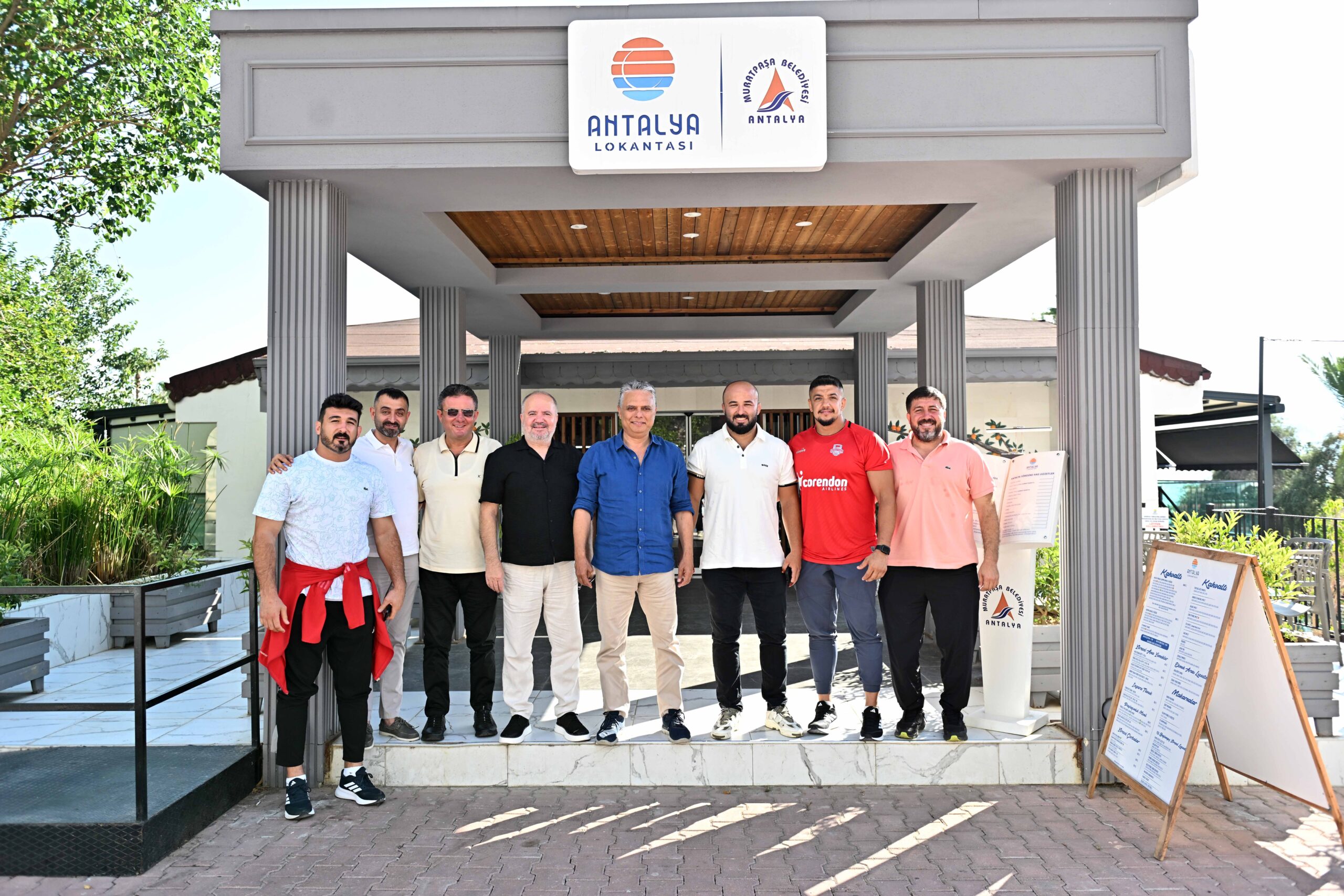 Başpehlivan Okulu’ya Antalya lezzetleriyle uğurlama