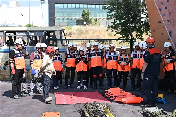 MAKUT, ‘Enkazda Arama Kurtarma Temel Eğitimi’ni tamamladı