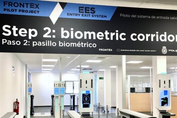 AB, AB dışından gelen ziyaretçiler için biyometrik giriş sistemini uygulamaya başlıyor