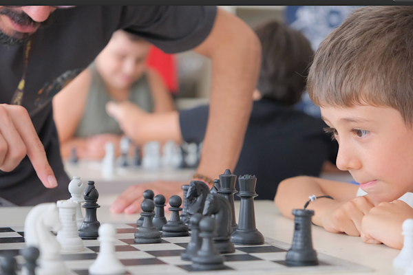 Büyükşehirden yaz tatilinde satranç eğitimi