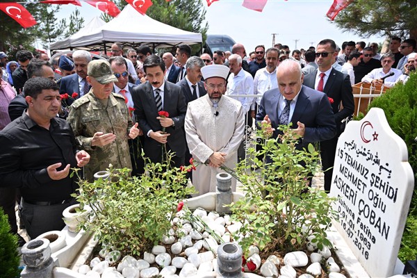 Vali Zorluoğlu’ndan şehitlik ziyareti