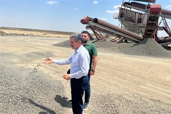 Şırnak Valisi Ekici, İdil Tepeköy’deki Konkasör Tesisini inceledi