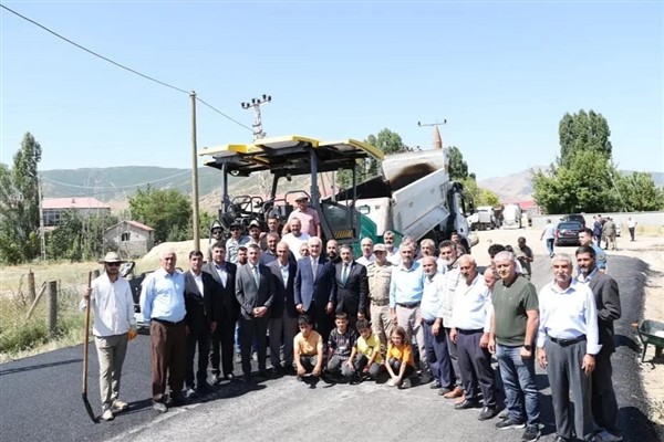 Muş’ta köy yolları yenileniyor