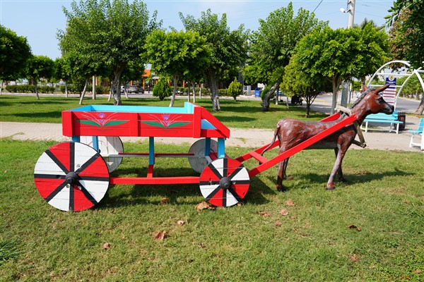 Erdemli’de atık malzemeler sanata dönüşüyor