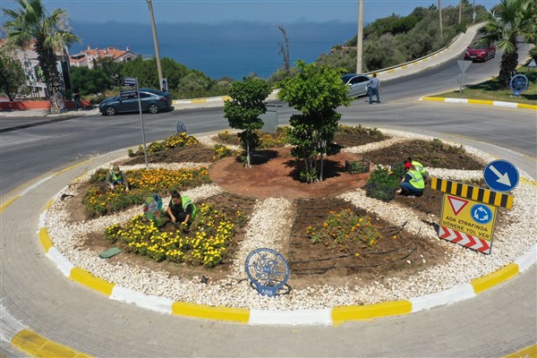 Aydın Büyükşehir Belediyesi’nden Kuşadası’na bakım ve çevre düzenlemesi