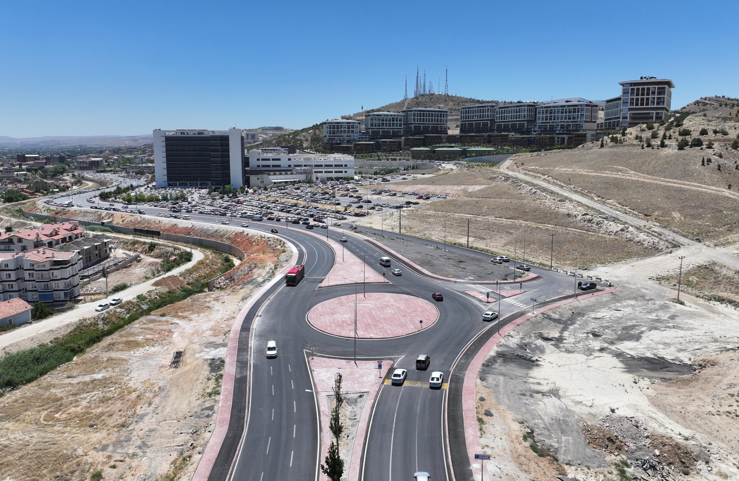 Konya Büyükşehir Belediyesi’nden hastane otoparkı yolunda çalışma