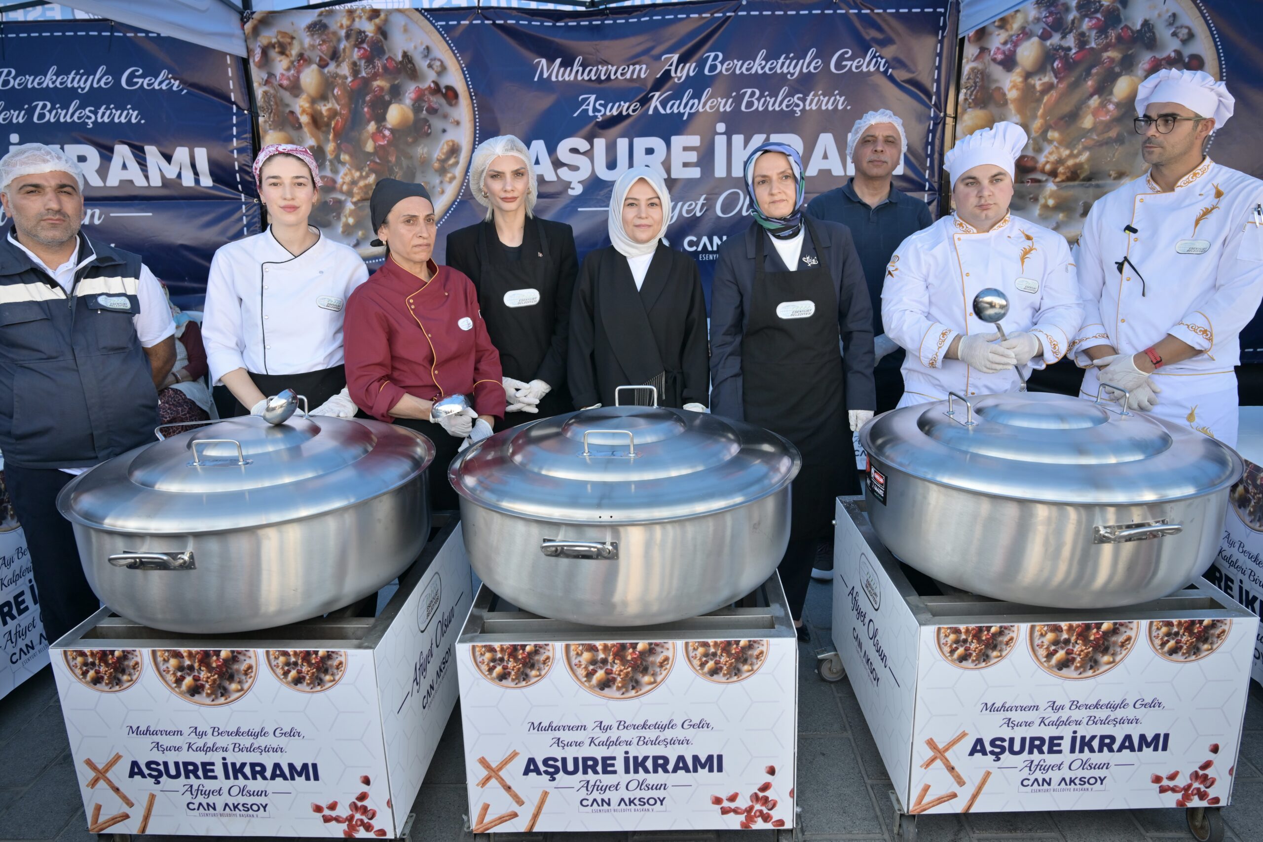 Esenyurt’ta 17 bin kişiye aşure ikram edildi