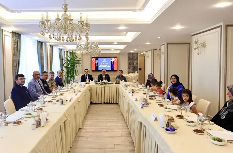 Bingöl Valisi Usta, Özdemir ve Işık aileleriyle bir araya geldi