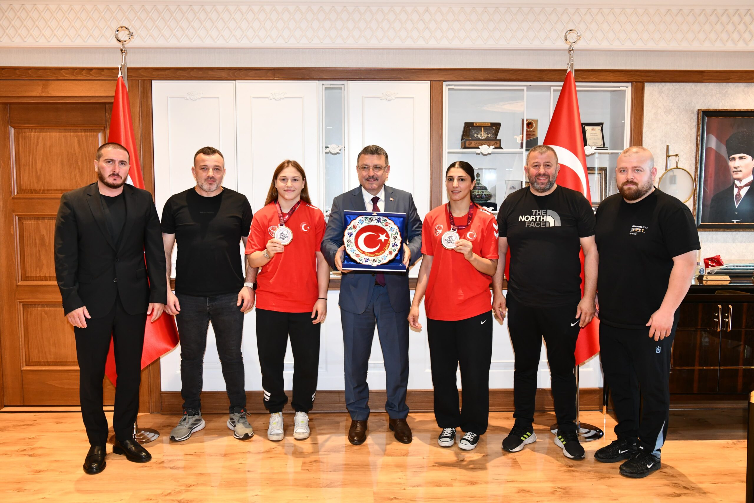 Başkan Genç, Avrupa şampiyonu sporcuları ağırladı