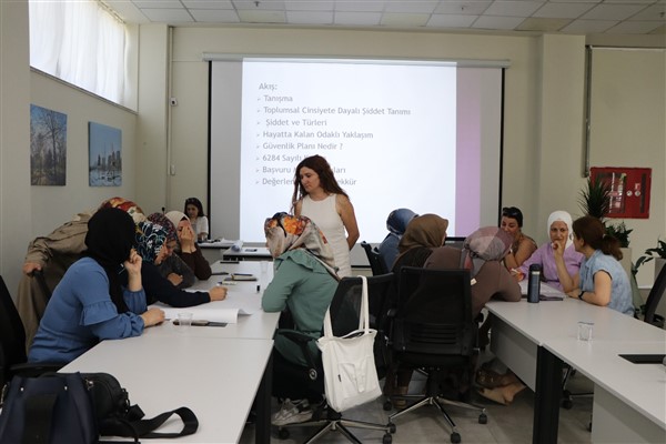 Diyarbakır’da kadınlara yönelik toplumsal cinsiyet eşitliği atölyesi düzenlendi