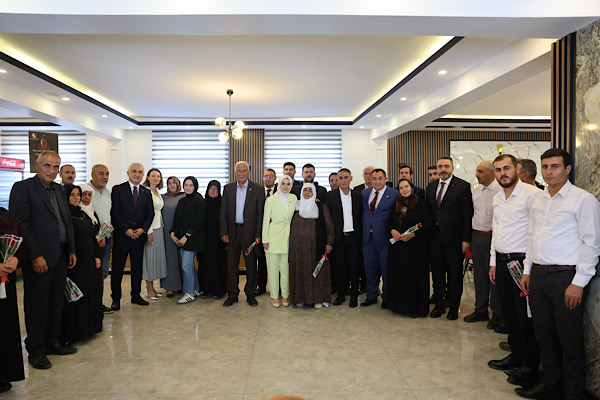 Bakan Göktaş, şehit ailelerine “Terörsüz Türkiye” sürecini anlattı