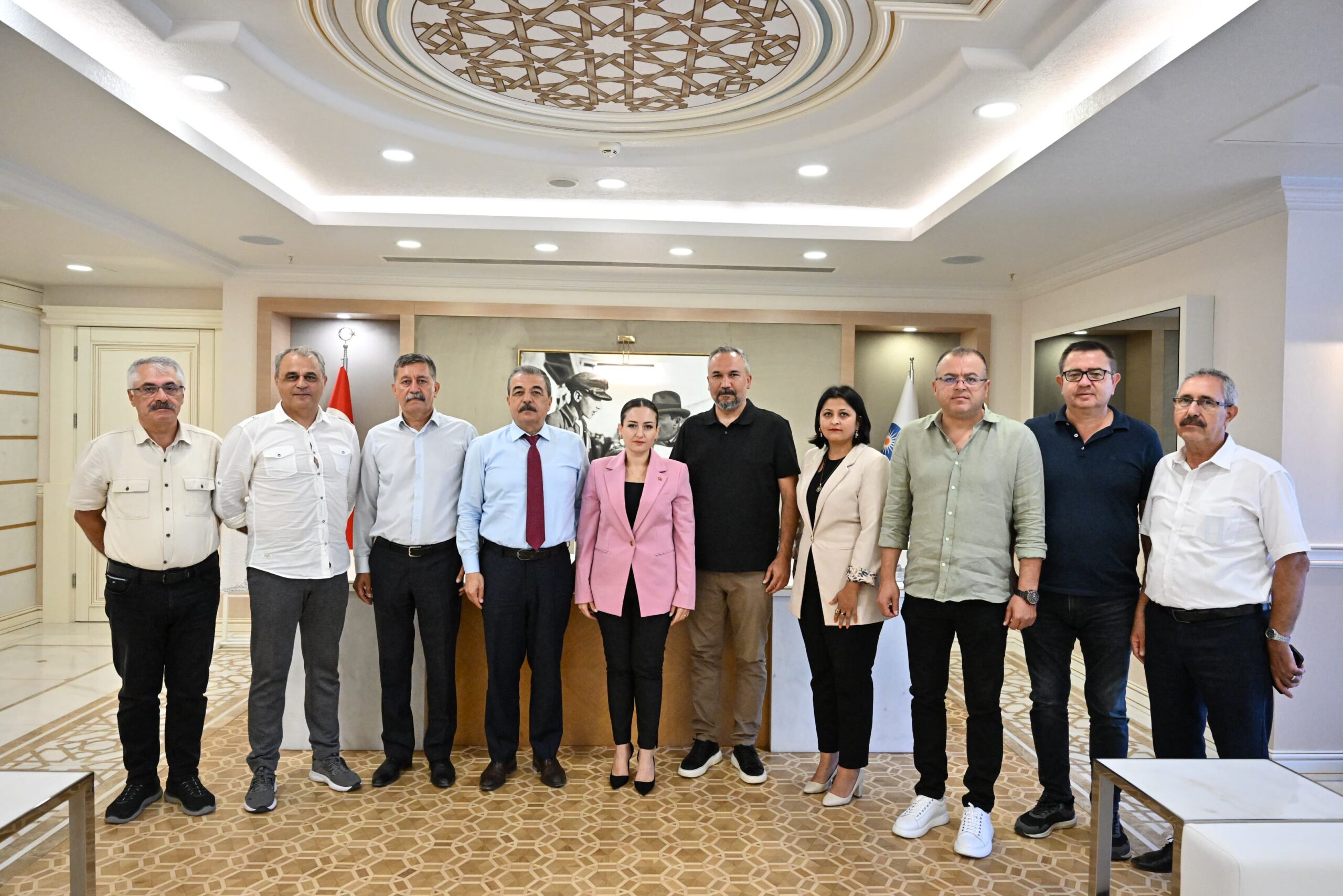 Birleşik Kamu-İş Konfederasyonu’ndan Antalya Büyükşehir Belediyesi’ne destek ziyareti