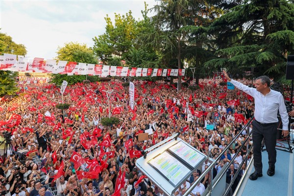 CHP Genel Başkanı Özel, Trabzon’da ‘Millet İradesine Sahip Çıkıyor’ mitingine katıldı